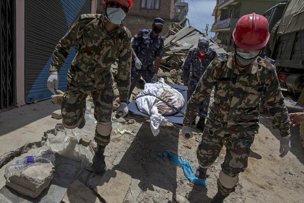 "Después del primer temblor, no estábamos preparados para otro", dijo el primer ministro de Nepal, Sushil Koirala, durante una visita a Charikot, una de las zonas más devastadas, en el noreste de Katmandú