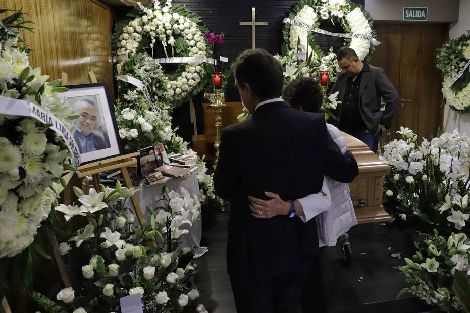 Ciudad de México 26/08/2023 Aspectos del velorio de el escritor Ignacio Solares dónde familiares y amigos esperan su cuerpo en la funeraria Gayosso de Felix Cuevas . Foto: Fernanda Rojas