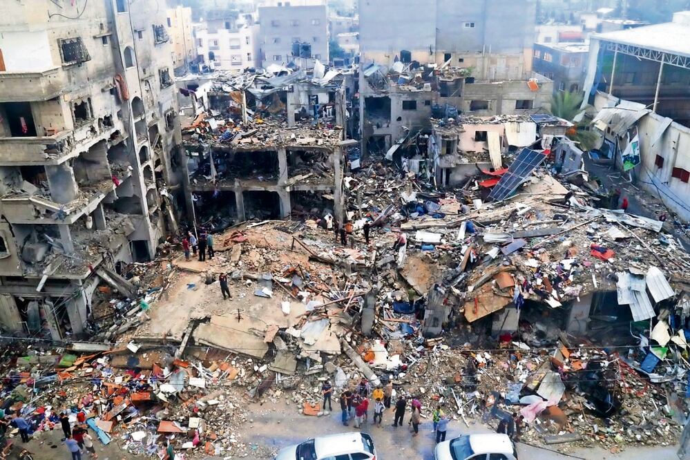 Tras el ataque de Hamas del 7 de octubre, en el que murieron mil 200 personas, el Ejército israelí inició una ofensiva militar en Gaza que suma casi 26 mil palestinos muertos y una crisis humanitaria sin precedentes.