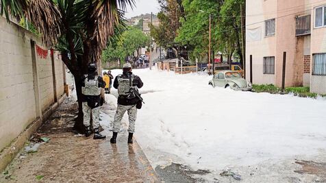 Harán nuevo análisis a espuma de Río Verde de Naucalpan para descartar presencia de metales; lo realizará un laboratorio particular