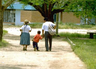 La historia detrás de la foto más famosa de la lucha contra la polio en América Latina