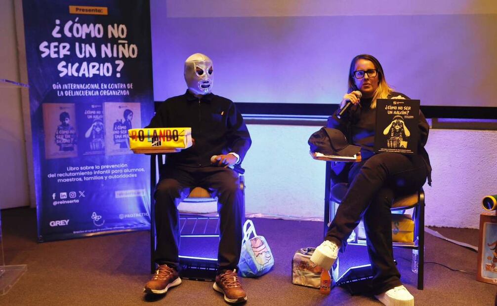 Saskia Niño de Rivera y la organización Reinserta presentan el manual "¿Cómo no ser un sicario?" en el Museo del Papalote este lunes 10 de noviembre de 2025. Foto: Berenice Fregoso/ EL UNIVERSAL