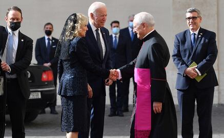 Biden y el Papa charlaron en privado unos 75 minutos tras reunión en el Vaticano