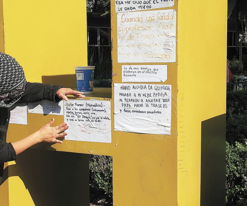 Estudiantes de diversos planteles de la Universidad Nacional han colocado sus denuncias de acoso en espacios de las escuelas. TERESA MORENO. EL UNIVERSAL