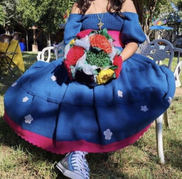 Tejió su vestido de 15 años y se volvió viral en TikTok 