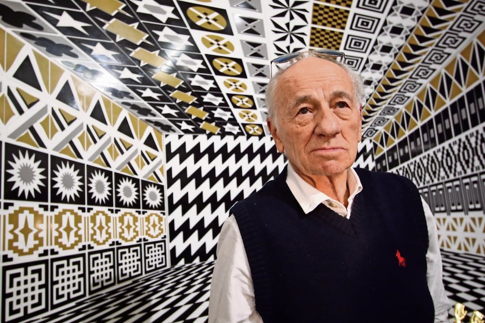 La obra de Pedro Friedeberg se caracterizó por diseños geométricos que solía pintar a mano. Foto: Archivo/ EL UNIVERSAL