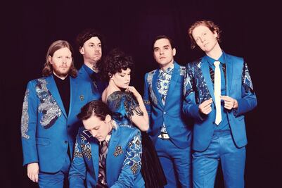 Arcade Fire, camaleónico