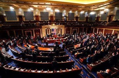 Congreso de EU inicia receso a pocos días de posible cese de pagos