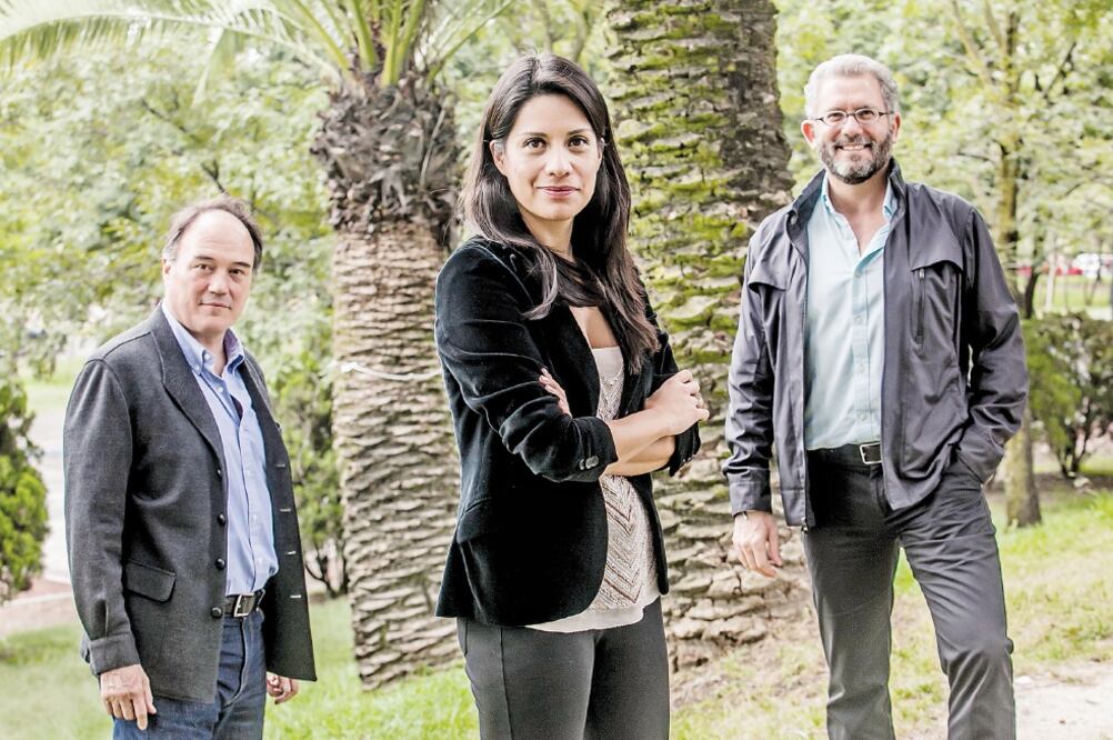 Pablo Girault, Lisa Sánchez y Armando Santacruz son integrantes de SMART. Ambos hombres ganaron el amparo en la Corte para el uso lúdico del cannabis (ARCHIVO EL UNIVERSAL)