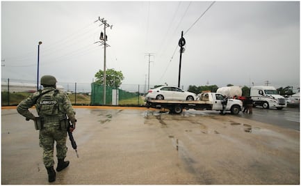 Nueva jornada de violencia en Tabasco; atacan a elementos de seguridad, queman un Oxxo y arrojan ponchallantas