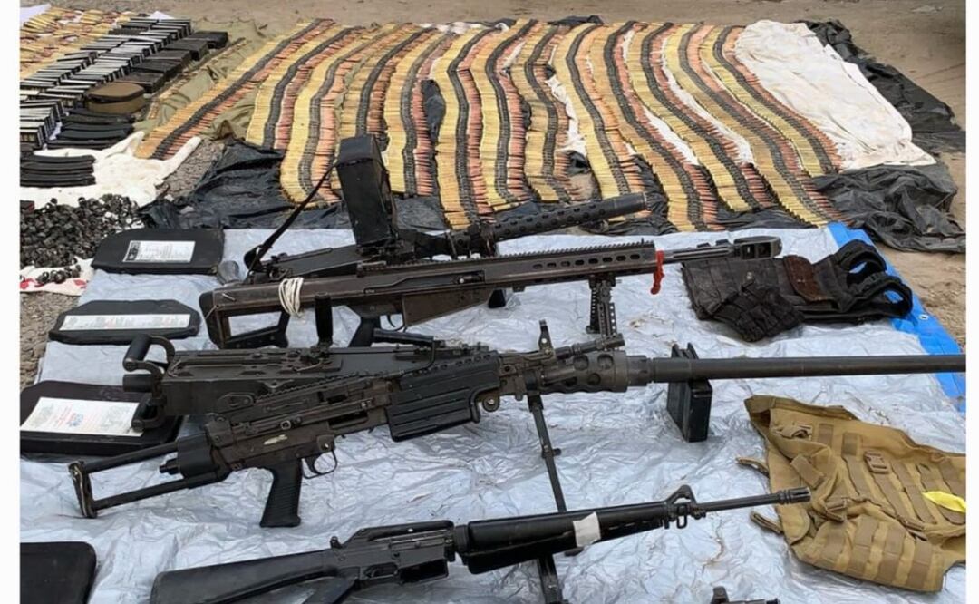 Autoridades aseguran 8 armas automáticas y un vehículo monstruo durante recorrido terrestre en Sinaloa (24/03/2025). Foto: Especial/El Universal