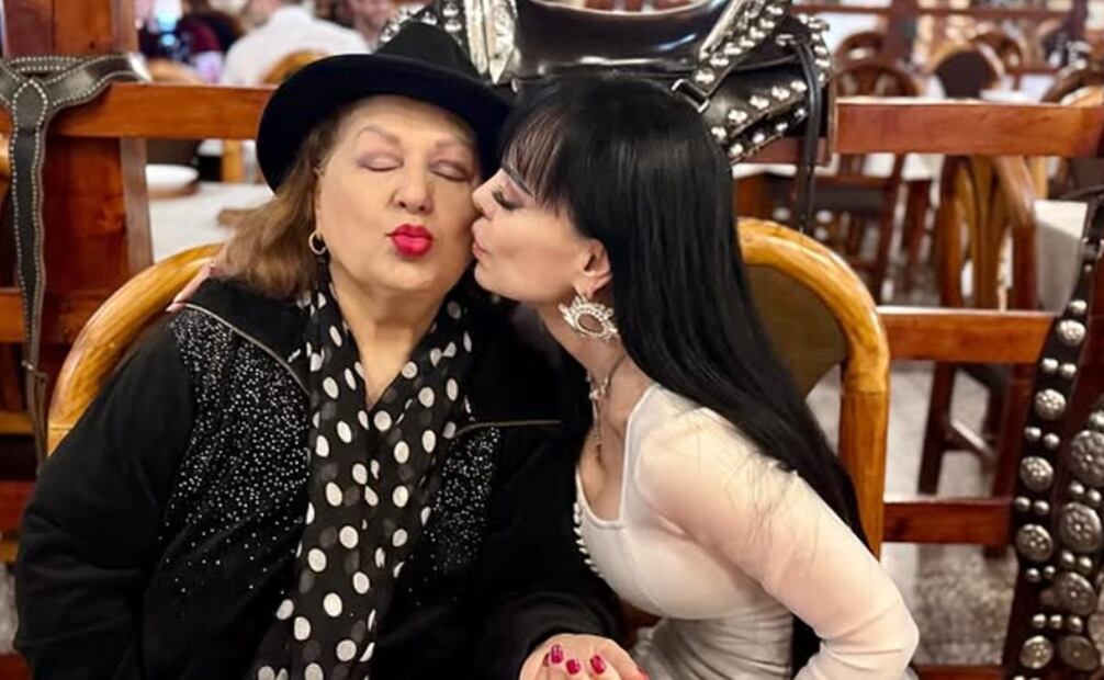 Maribel Guardia y su hermana "Mimita", quien la cuidó desde que era una niña tras la muerte de su madre.
