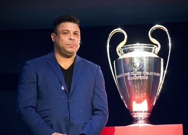 Ronaldo ve al "Chucky" Lozano en un club grande de Europa