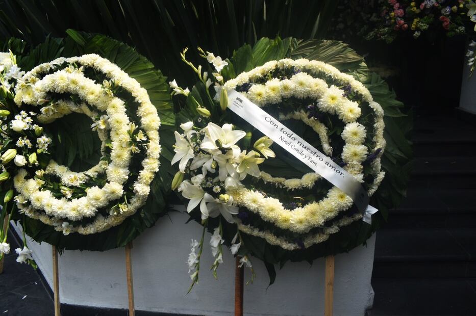 Ninel Conde envió flores a la actriz, quien ha pedido respeto ante la pérdida de su único hijo, Julián Figueroa.
Foto: EL UNIVERSAL / Armando Pereda Maldonado