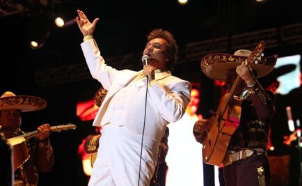 Juan Gabriel practicaba la orinoterapia, asegura médico