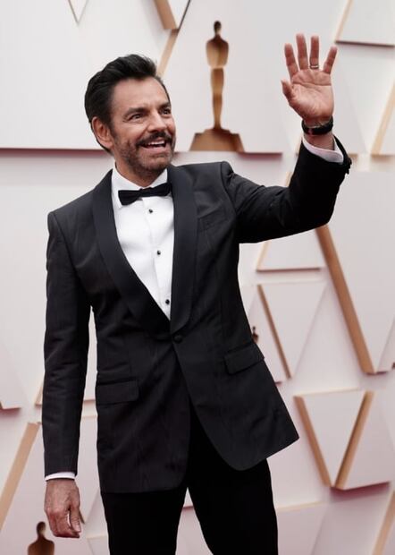Oscars 2022: El sofisticado look con el que deslumbró Eugenio Derbez