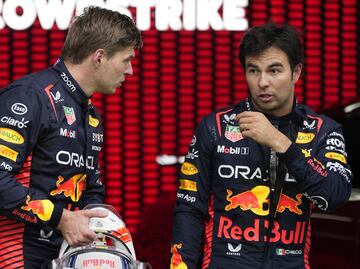 Extrañado Toto Wolff por la diferencia entre Checo Pérez y Max Verstappen: "Checo no es idio..."