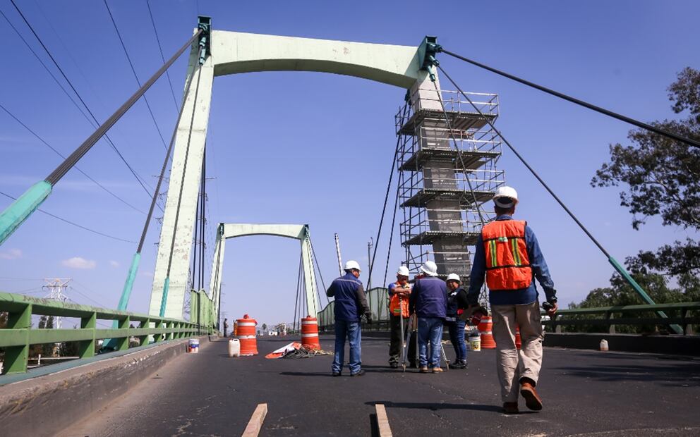 Así como también el encamisado con fibra de carbono en el mástil con falla estructural por agrietamiento en el concreto, el tensado de 12 cables para renivelación del puente; y la reparación de topes sísmicos laterales y sustitución de neoprenos. Foto: Luis Camacho / EL UNIVERSAL