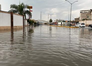 Lluvias en Torreón, Coahuila, dejan inundaciones en varias colonias; alistan albergue