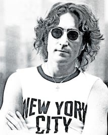 Venden LP que Lennon firmó antes de morir