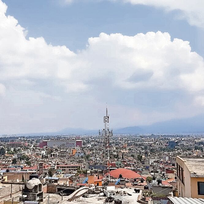 Cautela. El martes pasado las partículas PM2.5 llegaron a los 148 puntos, mientras que el ozono alcanzó 123, lo que detonó la contingencia. CLAUDIA GONZÁLEZ. EL UNIVERSAL