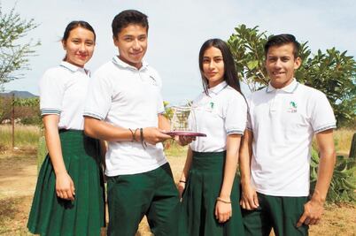 Adoptan el uniforme neutro en bachilleres