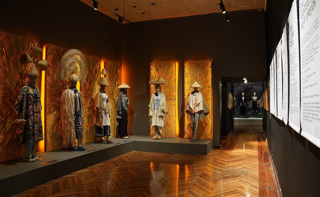 Esta exposición se enfoca en las técnicas tradicionales con las que se hacen sus colecciones, en colaboración con artesanos. Foto: Especial