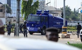 Reportan 3 muertos y 15 heridos tras ataque armado en iglesia de Nigeria; ordenan operación militar para el rescate