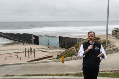 Promete Meade "muro tecnológico" con EU