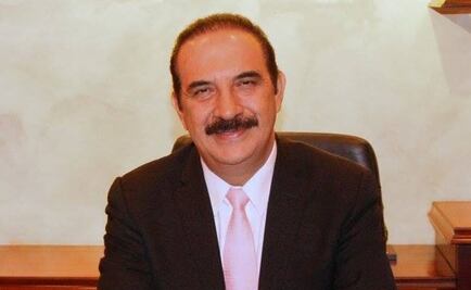 Hospitalizan a secretario de Salud de NL tras ser embestido por un toro