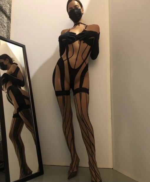 Irina Shayk más hot que nunca en lencería negra