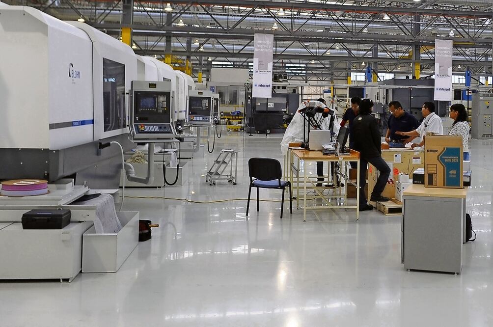 Los costos de las empresas subieron no sólo por las alzas aceleradas al salario mínimo, sino por la desaparición de la subcontratación y el aumento de los días de vacaciones, entre otros cambios. ARCHIVO EL UNIVERSAL