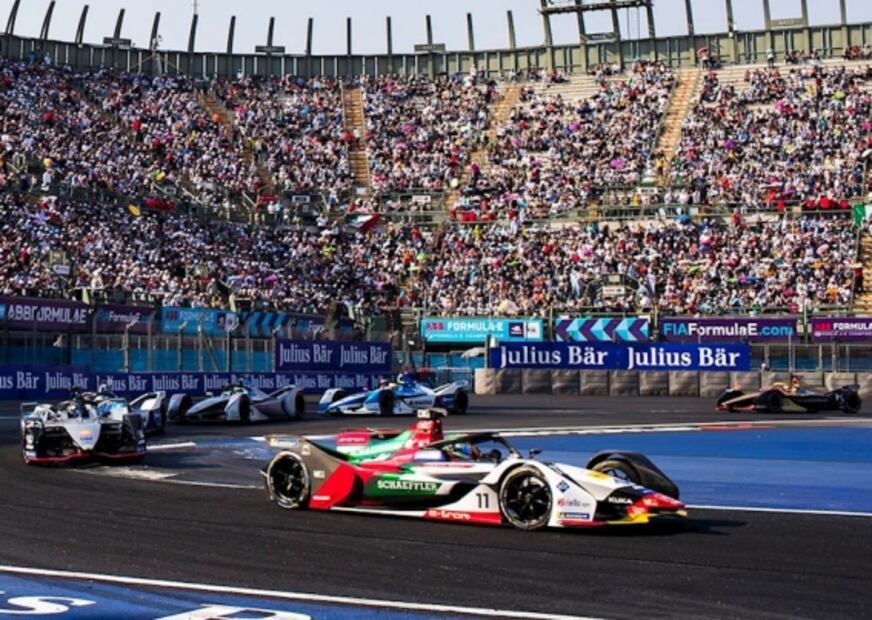 Planes del 14 de febrero para los amantes de los autos 