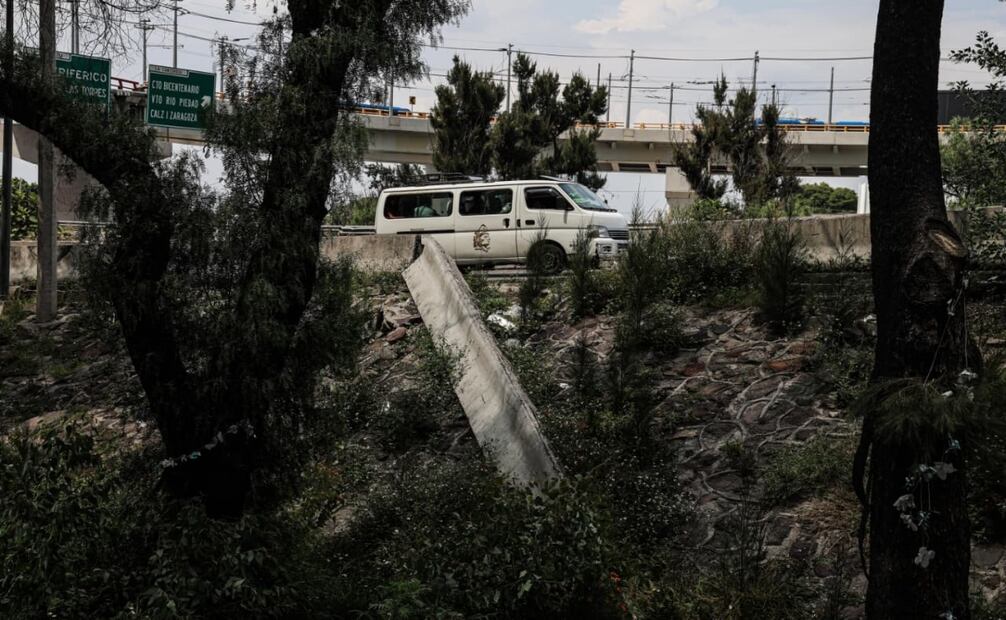 Se llevaron a cabo labores de poda y limpieza en la zona de la concordia debido a la misa que se realizará a un año de la explosión causada por el volcamiento de una pipa de gas
FOTOS Gabriel Pano El Universal