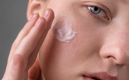 ¿Puedes aplicar bloqueador solar de cuerpo en la cara? 