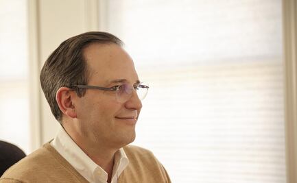 El escritor Pedro Ángel Palou llama a cambiar la idea de un México perdedor