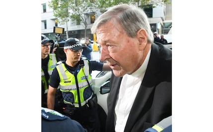 Hombre clave del Papa Francisco va a juicio por supuestos abusos a menores