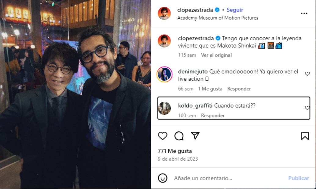 El mexicano Carlos Estrada con Makoto Shinkai. Foto: Captura de pantalla