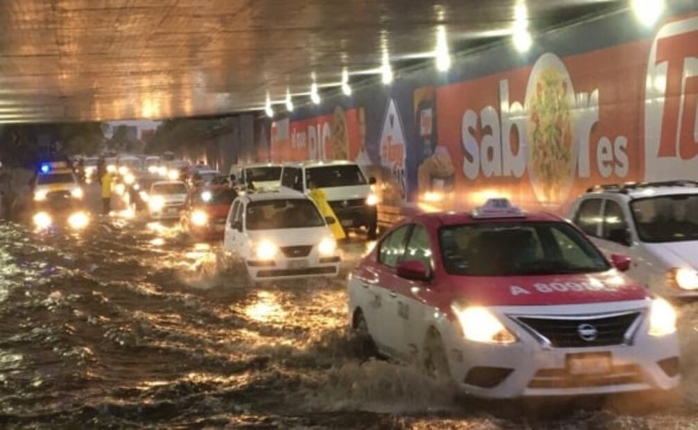 Así se vieron los rayos que iluminaron la CDMX