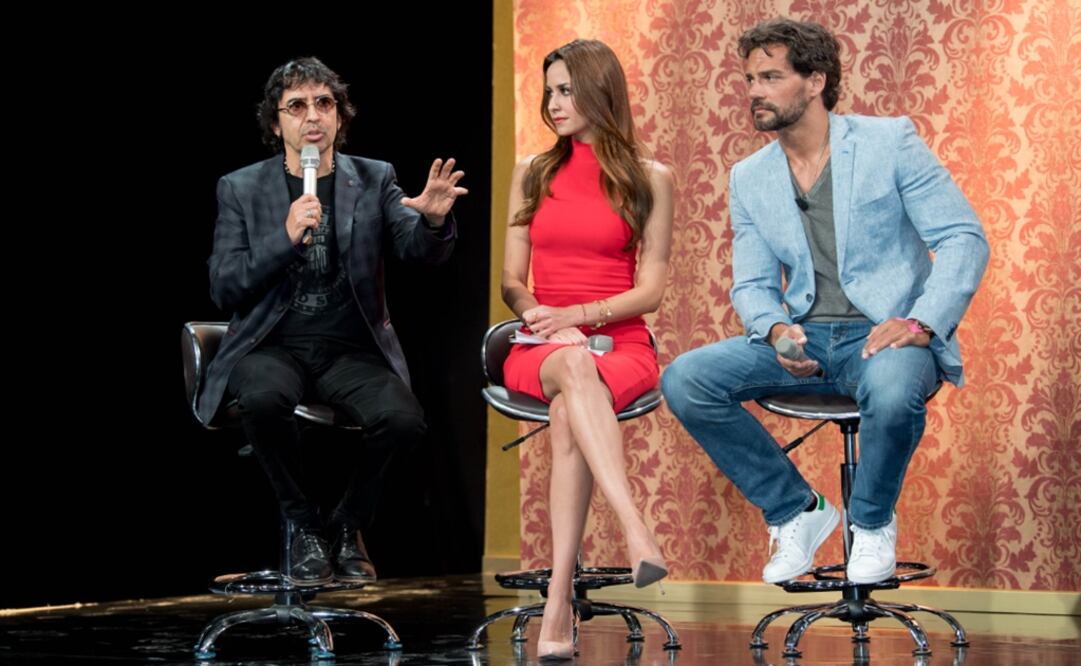 Memo del Bosque (i) ofreció detalles de la ceremonia, que será conducida por Cristián de la Fuente (d)  FOTO: CORTESÍA TELEVISA