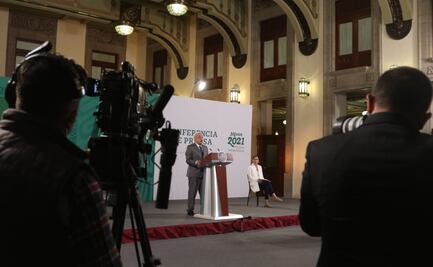 AMLO sostiene encuentro con gobernadores en funciones y electos de Morena