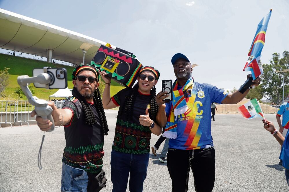 Seguidores de caribeños y africanos, hermanados. Foto: Carlos Mejía / EL UNIVERSAL