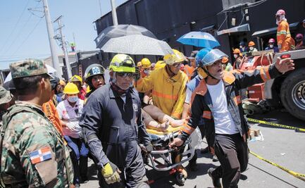 “Yo sé que está ahí adentro, la espero”; crónica tras colapso del techo del Jet Set que dejó 79 muertos 