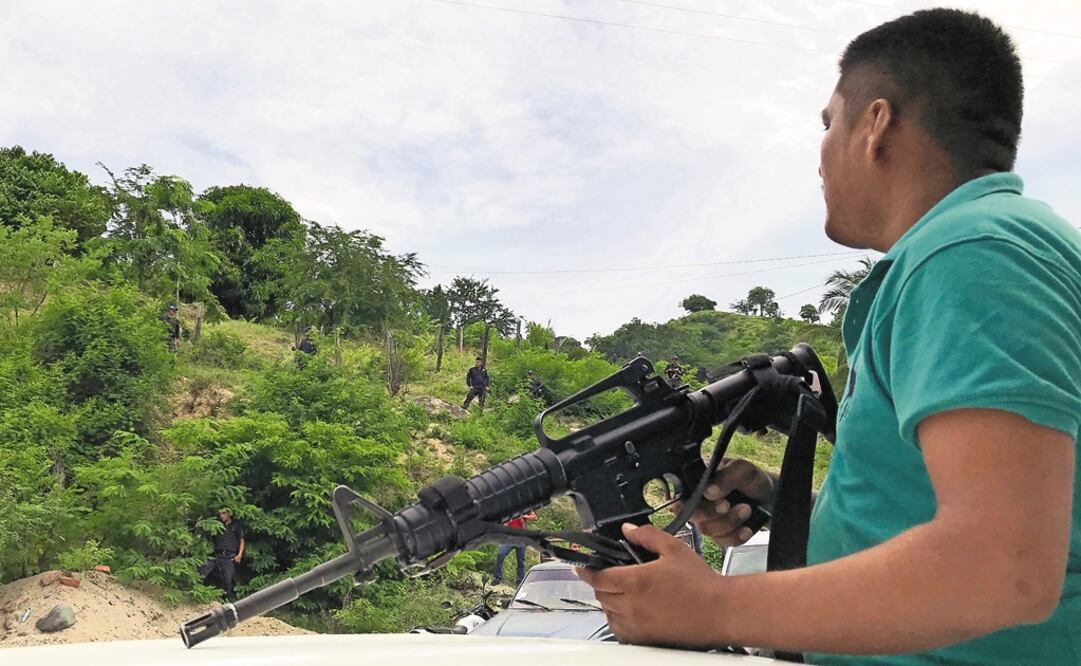 Ante la violencia que vive la entidad, grupos de autodefensas han vuelto a levantarse para tomar el control de la región; advierten que no bajarán las armas hasta que regrese la paz a sus pueblos. (FOTO: especial)