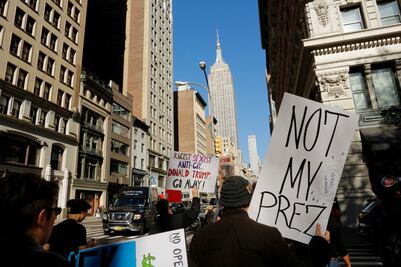 Nueva York anuncia medidas de apoyo a migrantes