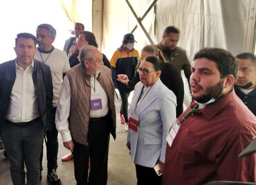 Corcholatas, legisladores y gabinete asisten a Congreso de Morena