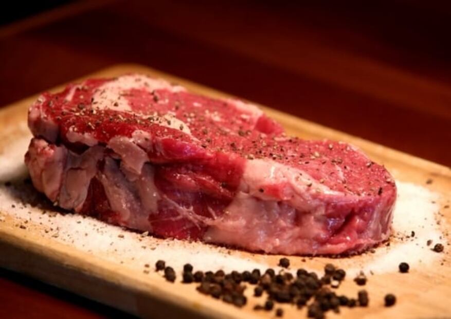 Estos son los vinos que van mejor con un corte de carne