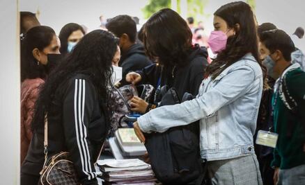 Revisan mochilas a alumnos de secundaria de la CDMX tras amenaza de tiroteo 