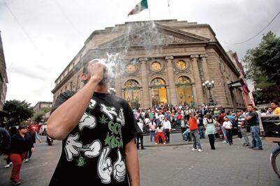 Exigen ante ALDF despenalizar yerba