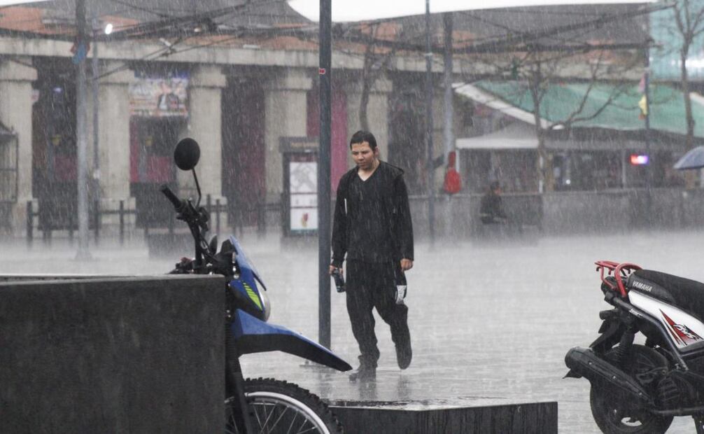 Intensa lluvia en alcaldía Cuauhtémoc (12/06/2025). Foto: Fernanda Zamora / EL UNIVERSAL